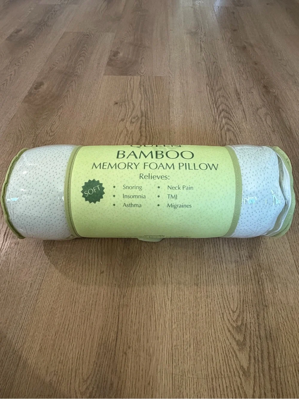 BAMBOO Memory Foam Pillow in Light Green - Queen
